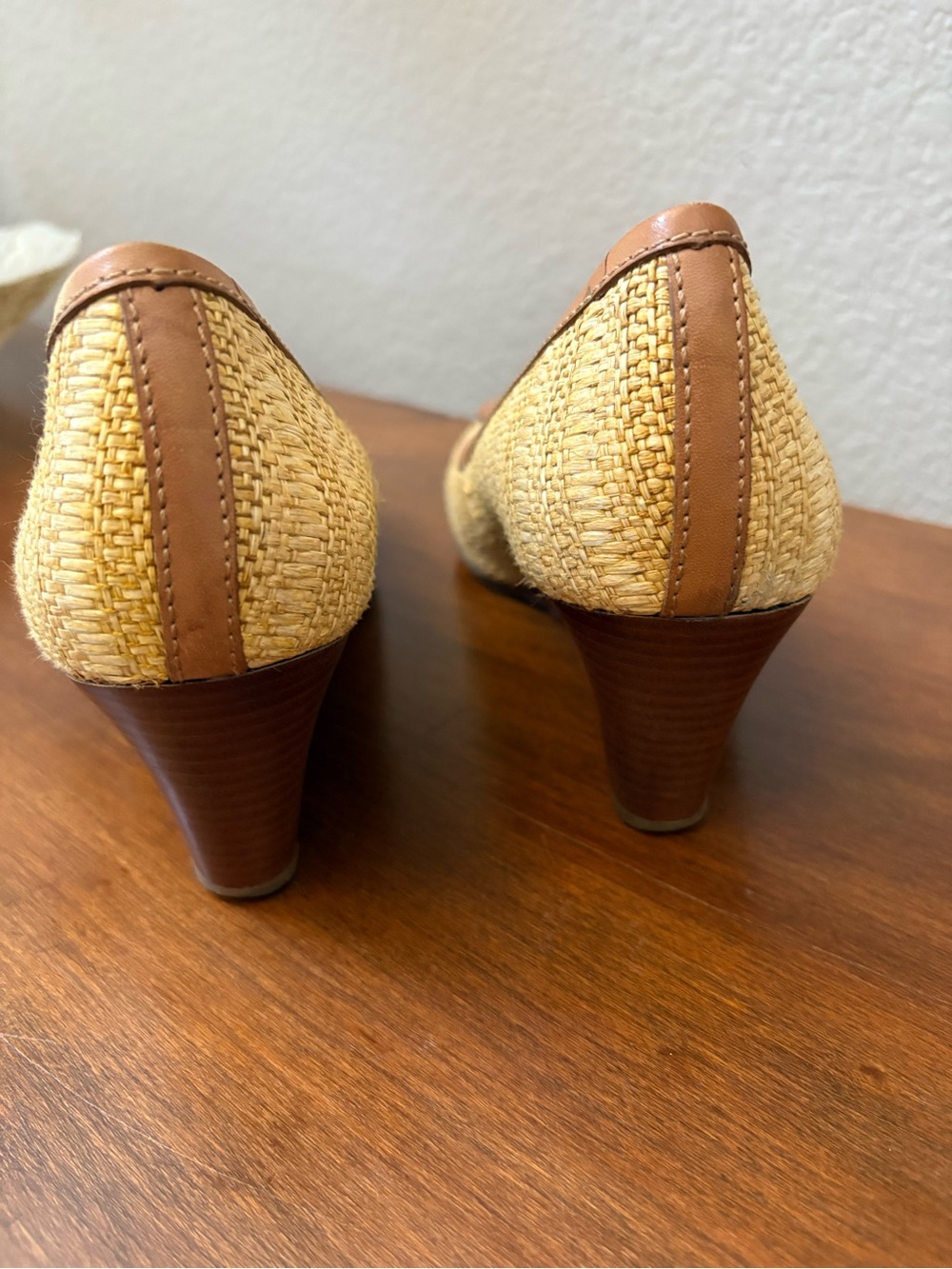 Tory Burch Natural Raffia and Brown Logo Wedge shoes - Picture 4 of 6